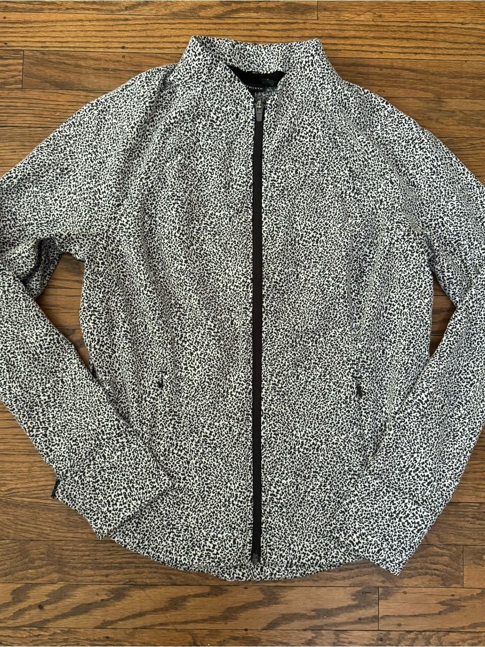 Athleta Salutation Jacquard Jacket Micro Cheetah Black Seasalt L EUC
